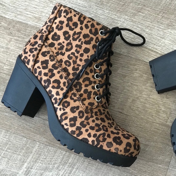 Soda Shoes - Soda Cheetah Military Lace-up Lug Combat Boot 6.5